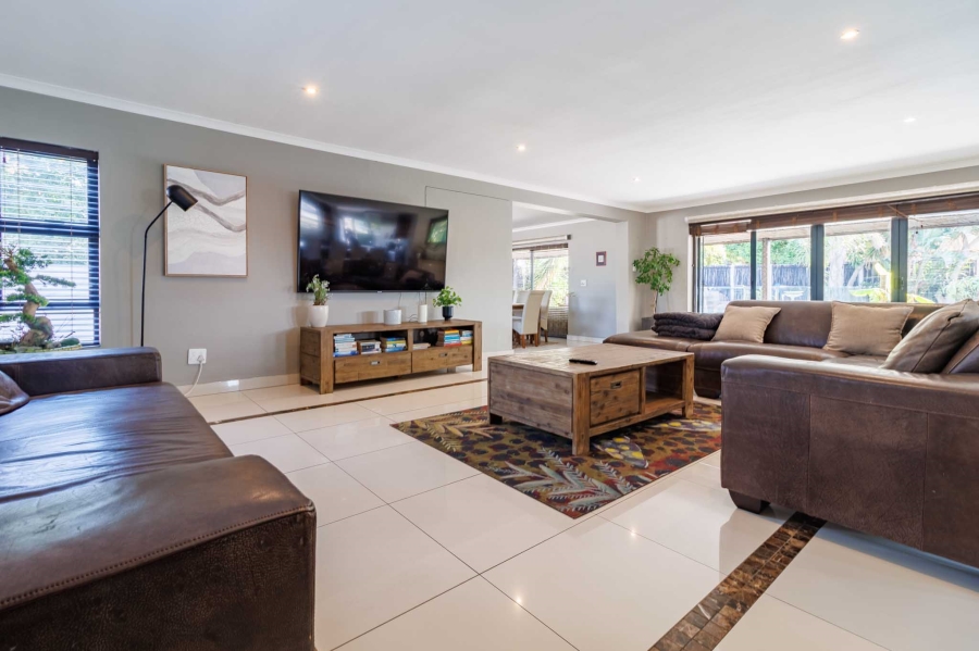 4 Bedroom Property for Sale in Flamingo Vlei Western Cape